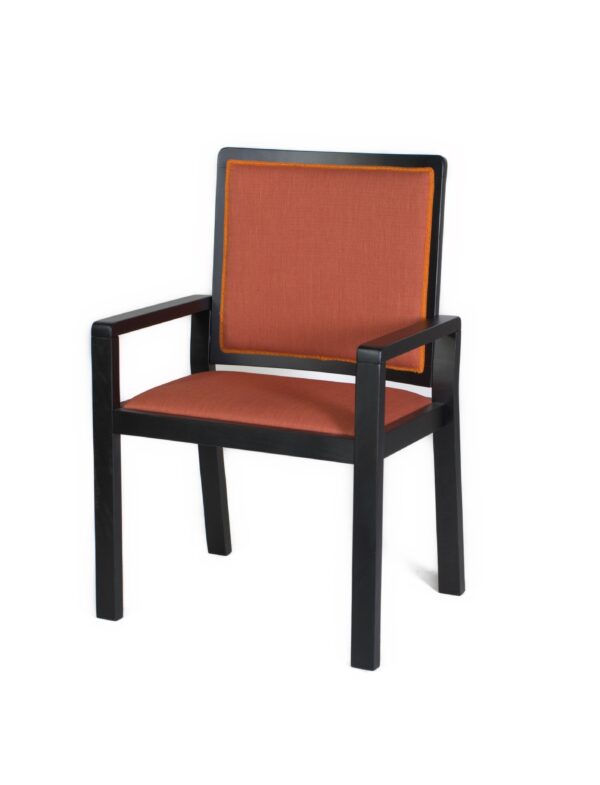 585 1